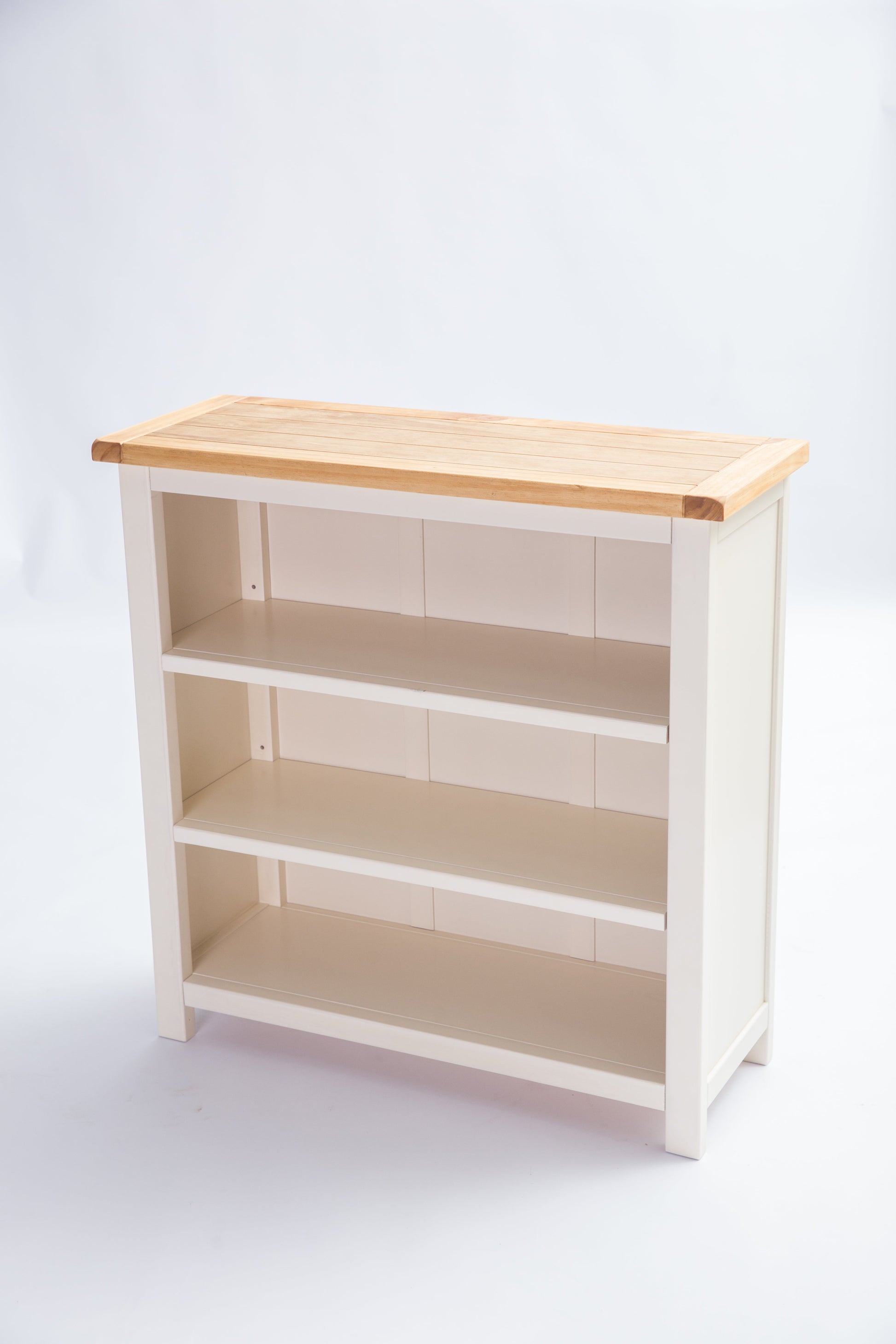 Ready-to-assemble bookcase