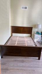 Greener Valley Solid Wood Bed Frame - Queen - M601