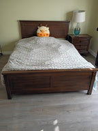 Greener Valley Solid Wood Bed Frame - Queen - M601